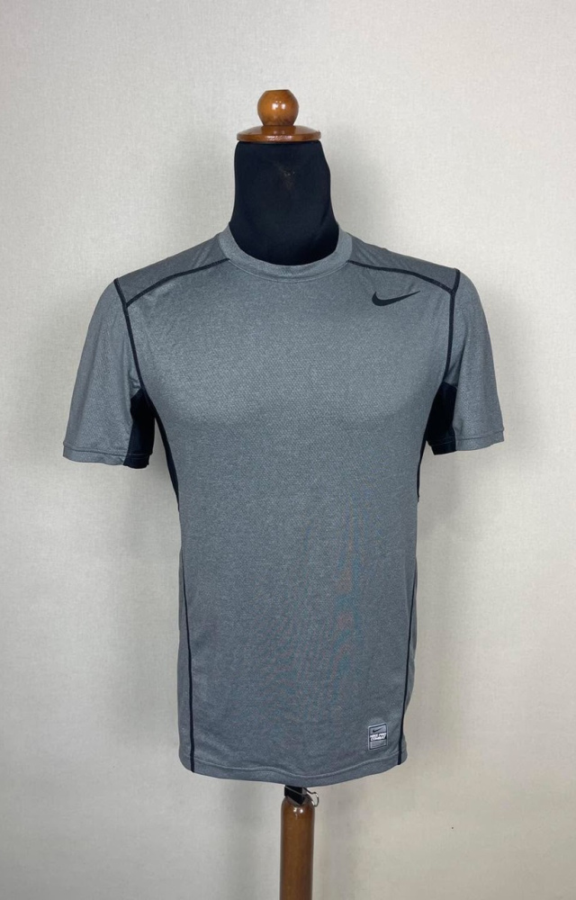NIKE 639
