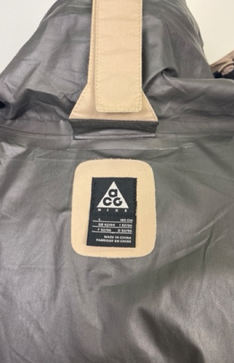 NIKE  815