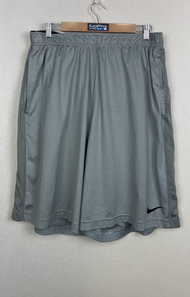 NIKE 703