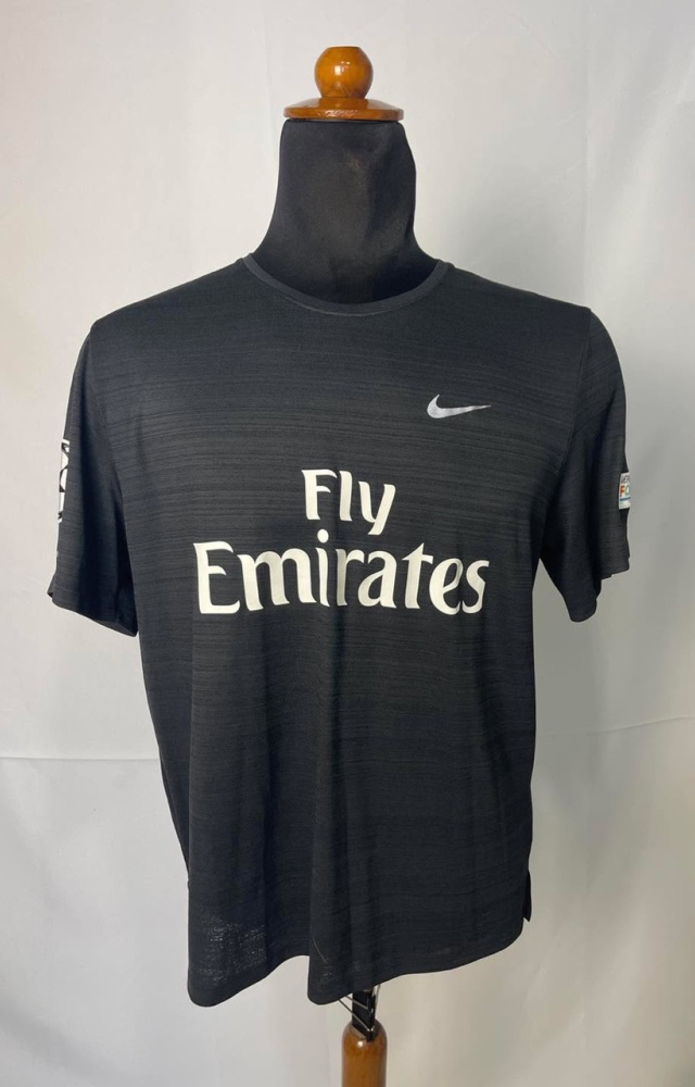 NIKE 628